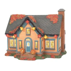 Snow Village Halloween<Department 56 Trick Or Treat Lane Peanuts