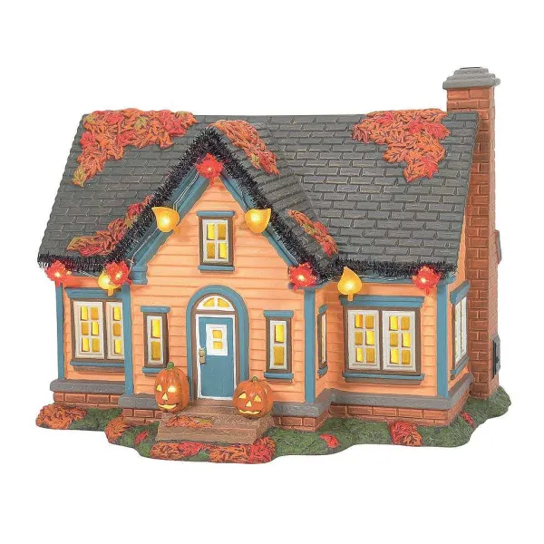 Snow Village Halloween<Department 56 Trick Or Treat Lane Peanuts